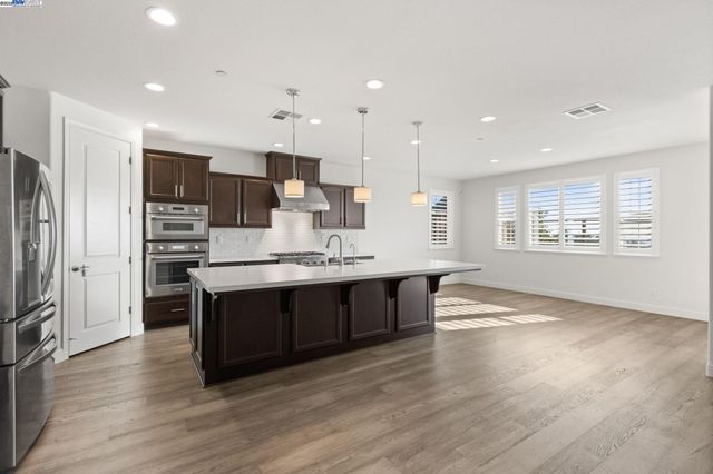 28719 Vista Grande Dr, Hayward, CA 94544