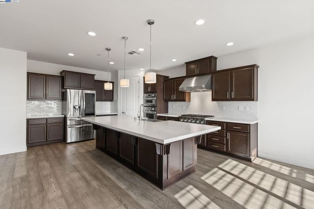 28719 Vista Grande Dr, Hayward, CA 94544