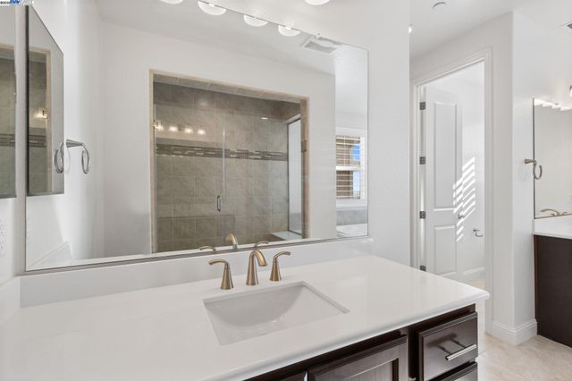 28719 Vista Grande Dr, Hayward, CA 94544