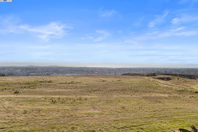 28719 Vista Grande Dr, Hayward, CA 94544