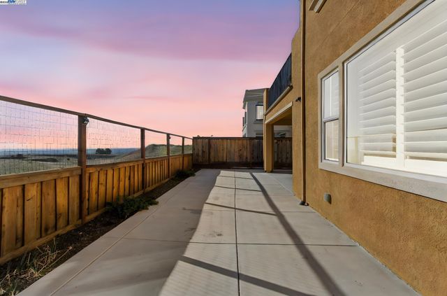 28719 Vista Grande Dr, Hayward, CA 94544