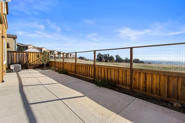 28719 Vista Grande Dr, Hayward, CA 94544