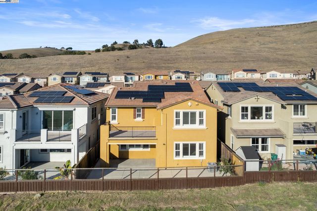 28719 Vista Grande Dr, Hayward, CA 94544