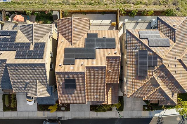 28719 Vista Grande Dr, Hayward, CA 94544