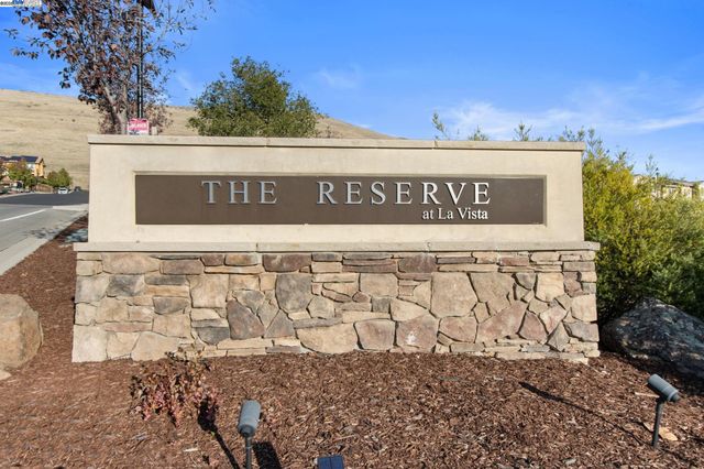 28719 Vista Grande Dr, Hayward, CA 94544