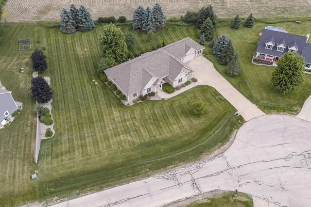 N5158 Union Hill ROAD, Oconomowoc, WI 53066