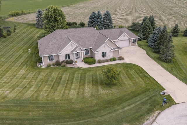 N5158 Union Hill ROAD, Oconomowoc, WI 53066