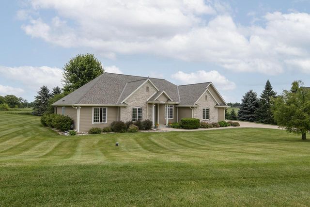 N5158 Union Hill ROAD, Oconomowoc, WI 53066