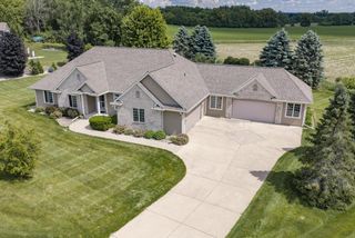 N5158 Union Hill ROAD, Oconomowoc, WI 53066