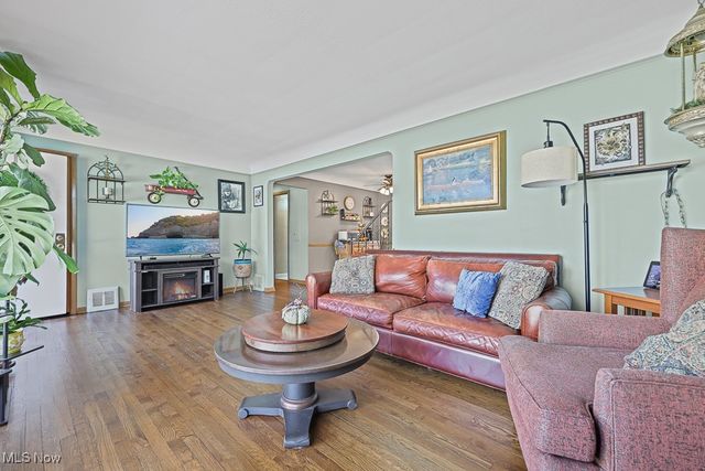 36116 Skytop Lane, Willoughby, OH 44094