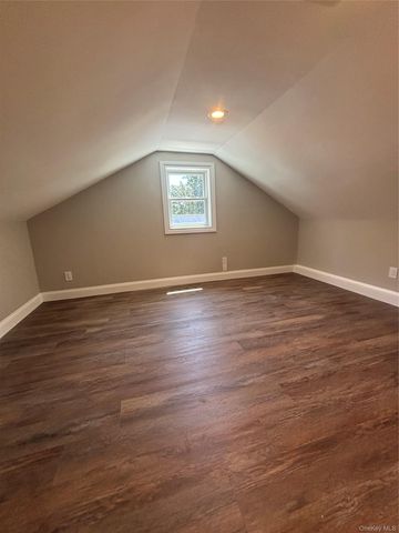 29 Laurel Street, Holbrook, NY 11741