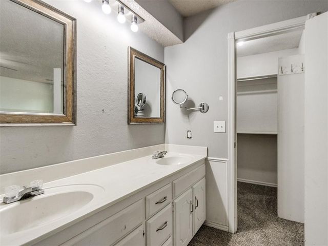 2717 Rolling Hills Terrace, Edmond, OK 73012