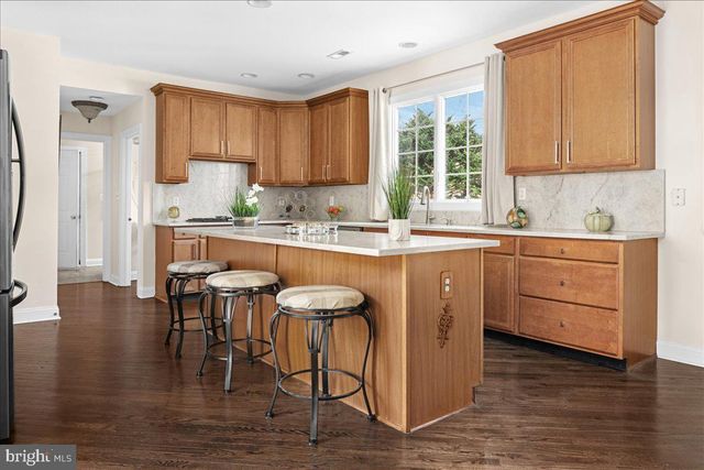 2062 SILVERWOOD DR, Newtown, PA 18940