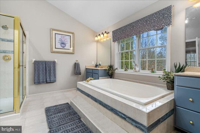 2062 SILVERWOOD DR, Newtown, PA 18940