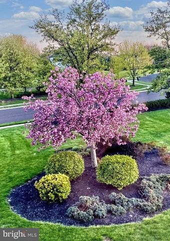 2062 SILVERWOOD DR, Newtown, PA 18940