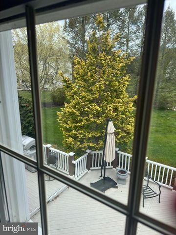 2062 SILVERWOOD DR, Newtown, PA 18940