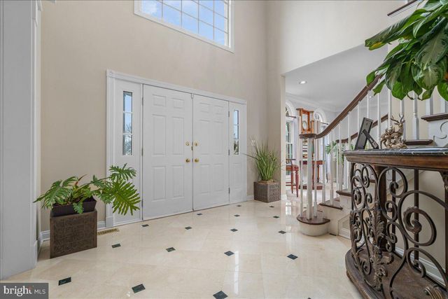 2062 SILVERWOOD DR, Newtown, PA 18940