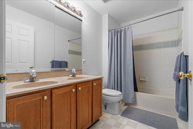 2062 SILVERWOOD DR, Newtown, PA 18940