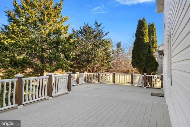 2062 SILVERWOOD DR, Newtown, PA 18940