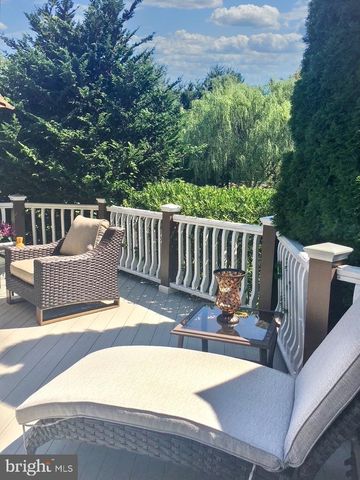 2062 SILVERWOOD DR, Newtown, PA 18940