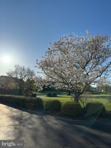 2062 SILVERWOOD DR, Newtown, PA 18940