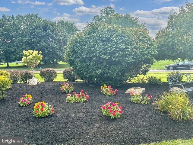 2062 SILVERWOOD DR, Newtown, PA 18940