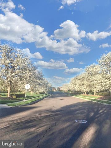 2062 SILVERWOOD DR, Newtown, PA 18940