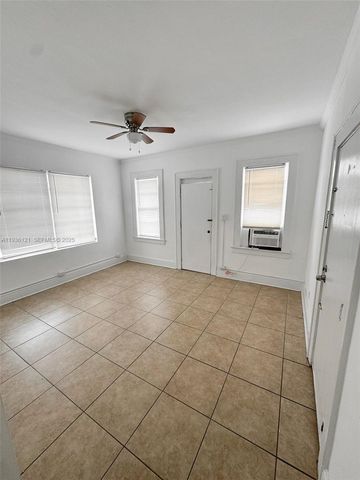 711 NW 1st St 3, Miami, FL 33128