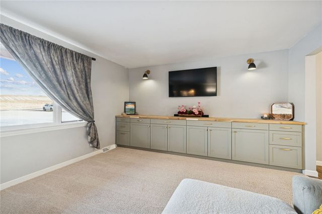 68 Barnhart Rd, Hempfield Twp, PA 15601