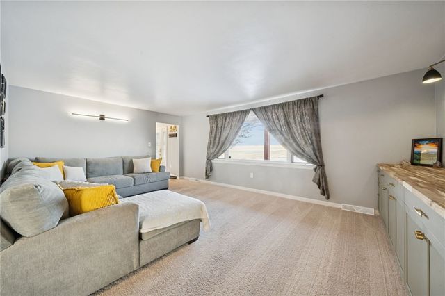 68 Barnhart Rd, Hempfield Twp, PA 15601