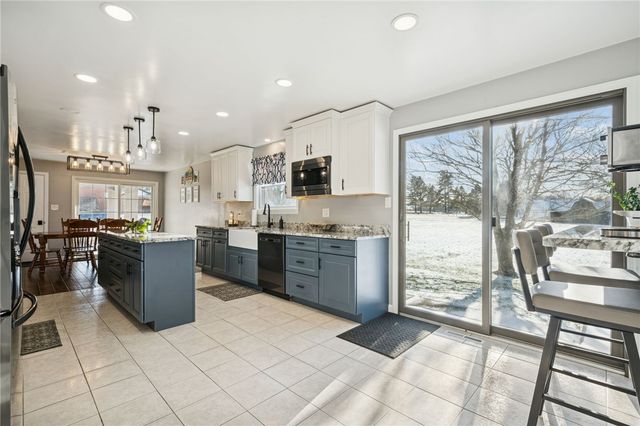 68 Barnhart Rd, Hempfield Twp, PA 15601