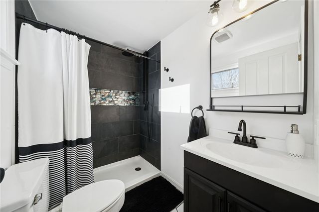 68 Barnhart Rd, Hempfield Twp, PA 15601