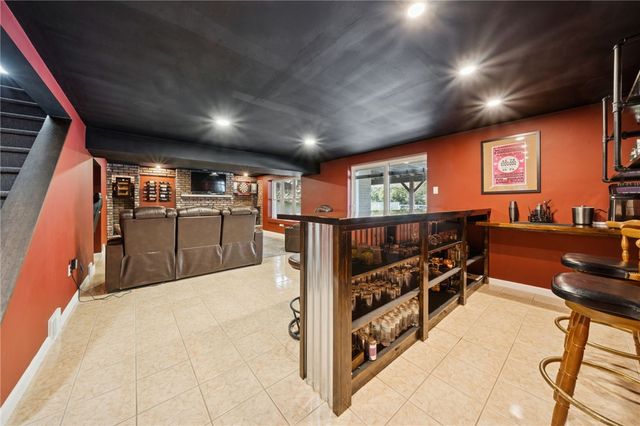 68 Barnhart Rd, Hempfield Twp, PA 15601