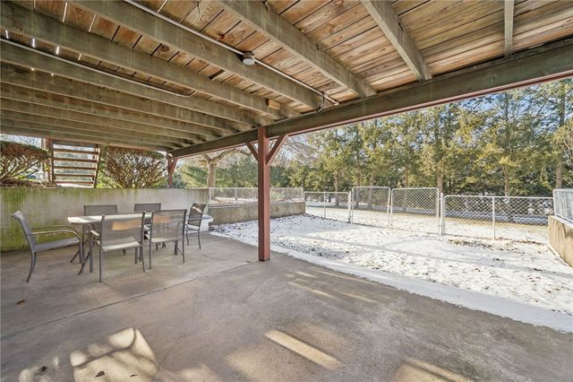 68 Barnhart Rd, Hempfield Twp, PA 15601