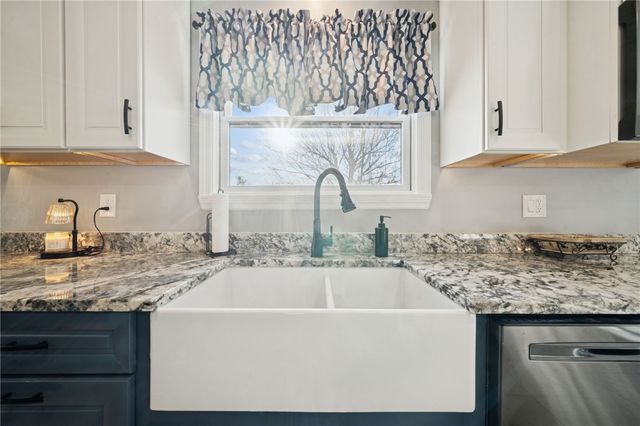 68 Barnhart Rd, Hempfield Twp, PA 15601