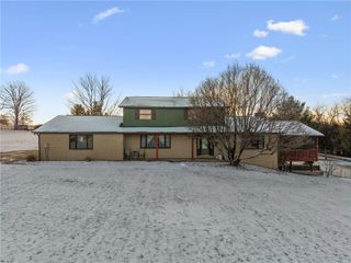 68 Barnhart Rd, Hempfield Twp, PA 15601