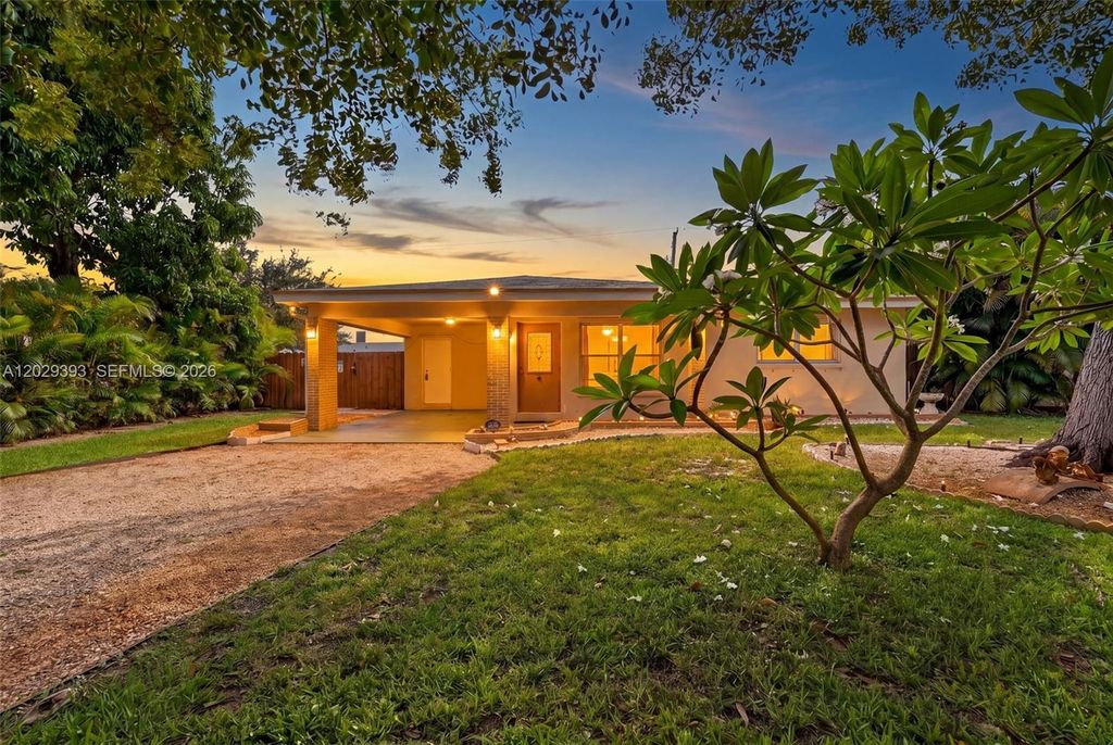 4780 NE 8th Ter, Oakland Park, FL 33334