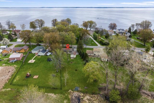 607 HUNTERS POINT ROAD, Neenah, WI 54956