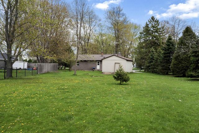 607 HUNTERS POINT ROAD, Neenah, WI 54956