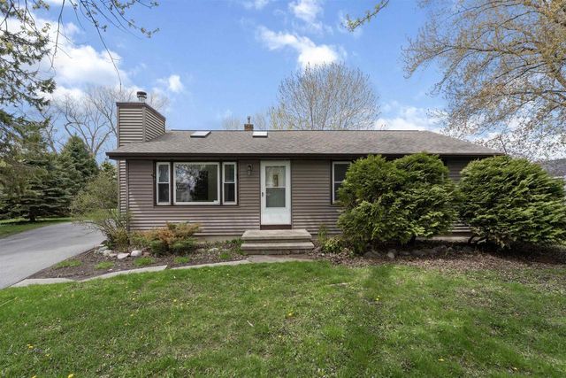 607 HUNTERS POINT ROAD, Neenah, WI 54956