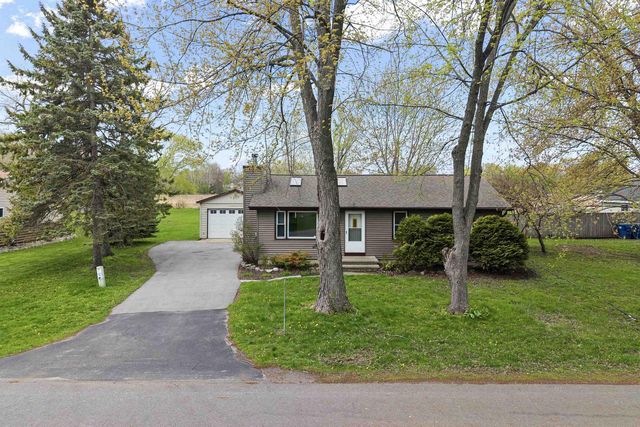 607 HUNTERS POINT ROAD, Neenah, WI 54956