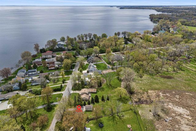607 HUNTERS POINT ROAD, Neenah, WI 54956