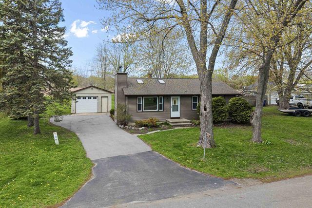 607 HUNTERS POINT ROAD, Neenah, WI 54956