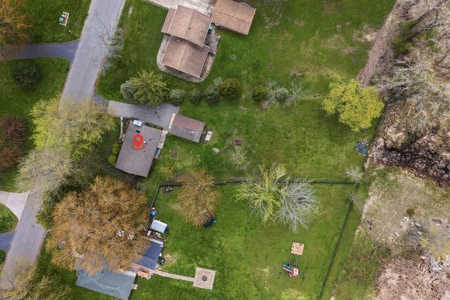 607 HUNTERS POINT ROAD, Neenah, WI 54956