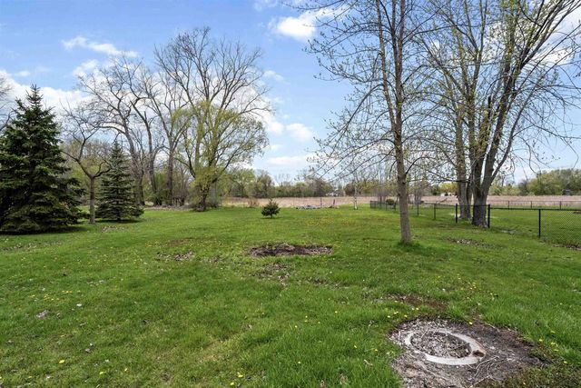 607 HUNTERS POINT ROAD, Neenah, WI 54956