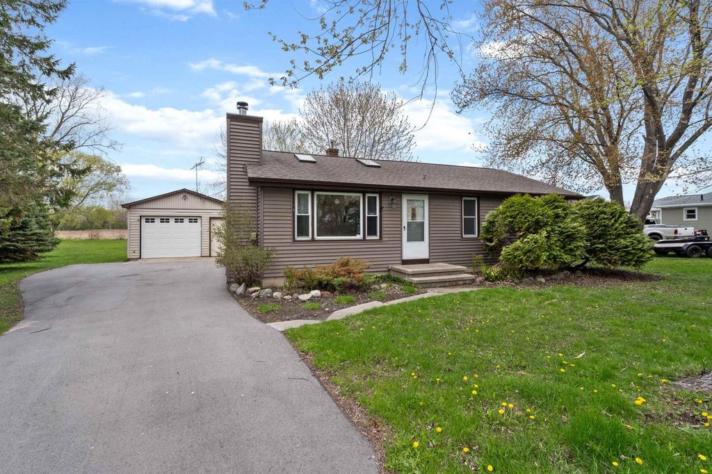 607 HUNTERS POINT ROAD, Neenah, WI 54956