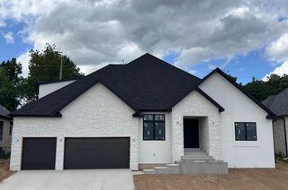 3927 East Woodhue Street, Springfield, MO 65802