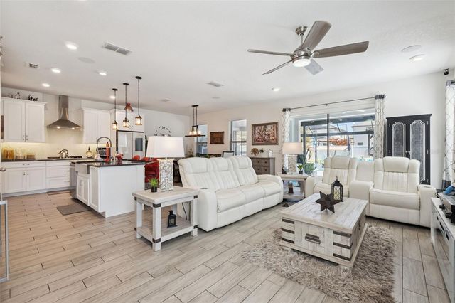 9909 AUREA MOSS LANE, Orlando, FL 32832