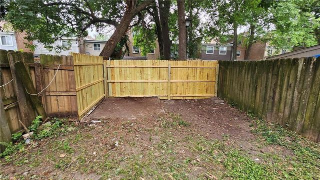 1221 Curie CT, Norfolk, VA 23513