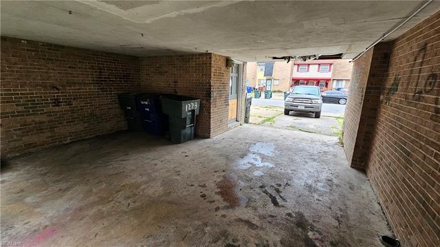 1221 Curie CT, Norfolk, VA 23513
